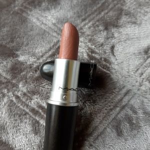 MAC Lipstick Velvet Teddy